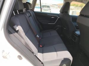 Toyota RAV4 2.0 GX auto - Image 18