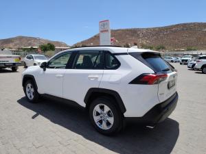 Toyota RAV4 2.0 GX auto - Image 20