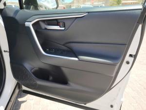 Toyota RAV4 2.0 GX auto - Image 25