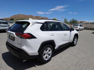 Toyota RAV4 2.0 GX auto - Image 2