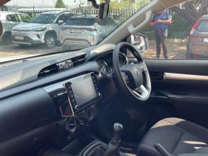 Toyota Hilux 2.4GD-6 double cab Raider manual - Image 7