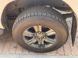 Toyota Hilux 2.4GD-6 double cab Raider manual - Image 10