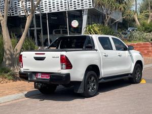 Toyota Hilux 2.4GD-6 double cab Raider manual - Image 2