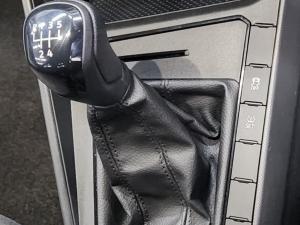 Volkswagen Polo sedan 1.6 manual - Image 9
