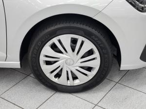 Volkswagen Polo sedan 1.6 manual - Image 10