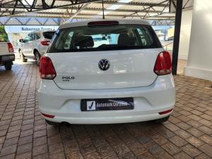 Volkswagen Polo Vivo hatch 1.6 Comfortline auto - Image 5