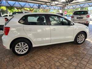 Volkswagen Polo Vivo hatch 1.6 Comfortline auto - Image 3