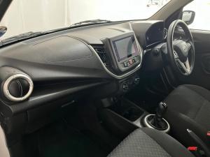 Toyota Vitz 1.0 XR manual - Image 7