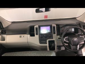 Toyota Quantum 2.8 LWB crew cab manual - Image 10