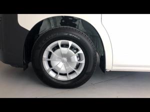 Toyota Quantum 2.8 LWB crew cab manual - Image 28