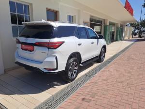 Toyota Fortuner 2.8GD-6 4x4 VX - Image 2