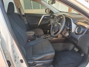 Toyota RAV4 2.0 GX auto - Image 7