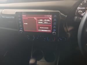 Toyota Hilux 2.4 GD-6 Raider 4X4 automaticD/C - Image 12