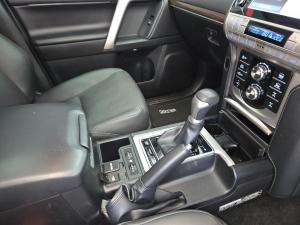 Toyota Land Cruiser Prado 2.8GD VX-L - Image 13
