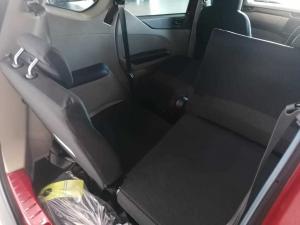 Renault Triber 1.0 Evolution - Image 18