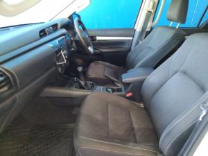 Toyota Hilux 2.4GD-6 double cab Raider manual - Image 11