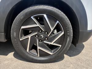 Mahindra XUV 3XO 1.2T AX7L - Image 16