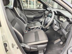 Nissan Magnite 1.0 Turbo Acenta Kuro auto - Image 5