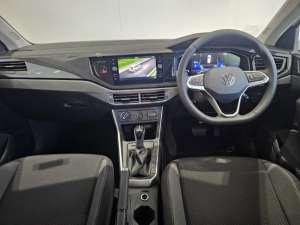 Volkswagen Polo hatch 1.0TSI Life auto - Image 11