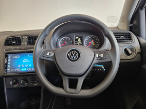 Volkswagen Polo Vivo hatch 1.4 - Image 4