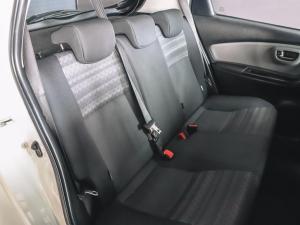 Toyota Yaris 1.3 auto - Image 17
