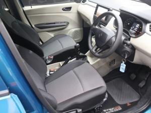 Renault Triber 1.0 Evolution - Image 9