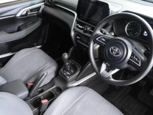 Toyota Urban Cruiser 1.5 XR manual - Image 12