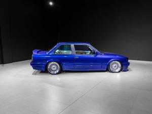 BMW 320i 4d automatic - Image 3