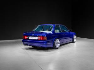 BMW 320i 4d automatic - Image 4