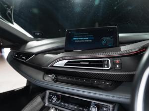 BMW i8 eDrive coupe Protonic Frozen Yellow Edition - Image 8