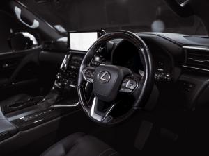 Lexus LX 600 VIP - Image 7