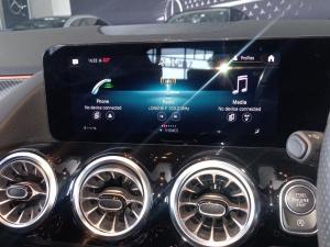 Mercedes-Benz GLA GLA200 - Image 12