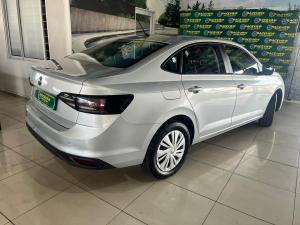 Volkswagen Polo sedan 1.6 manual - Image 4