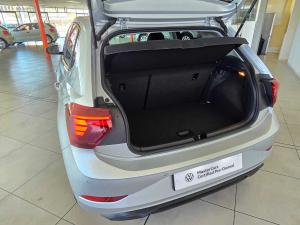 Volkswagen Polo hatch 1.0TSI Life auto - Image 13