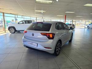 Volkswagen Polo hatch 1.0TSI Life auto - Image 5