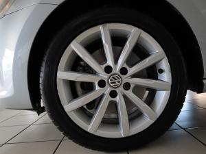 Volkswagen Polo hatch 1.2TSI Highline auto - Image 30