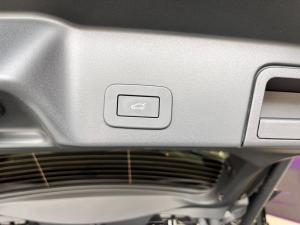Land Rover Range Rover Evoque D200 R-Dynamic SE - Image 25