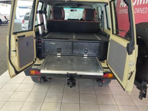 Toyota Land Cruiser 76 4.5D-4D V8 station wagon LX - Image 23