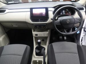 Renault Triber 1.0 Evolution - Image 11