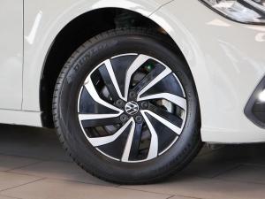 Volkswagen Polo hatch 1.0TSI Life auto - Image 5
