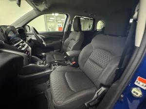 Toyota Urban Cruiser 1.5 XR manual - Image 7