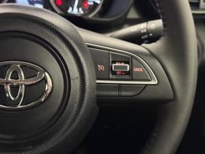 Toyota Urban Cruiser 1.5 XR manual - Image 10