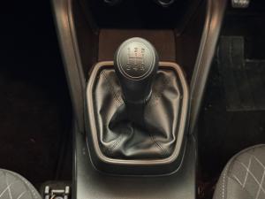 Toyota Urban Cruiser 1.5 XR manual - Image 11