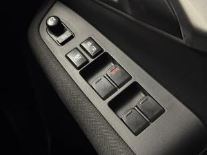 Toyota Urban Cruiser 1.5 XR manual - Image 18