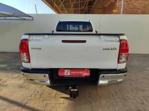 Toyota Hilux 2.4GD-6 single cab Raider manual - Image 5