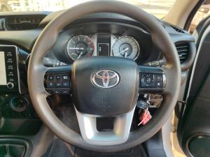 Toyota Hilux 2.4GD-6 single cab Raider manual - Image 8