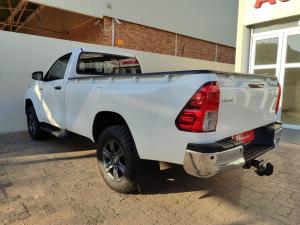 Toyota Hilux 2.4GD-6 single cab Raider manual - Image 12