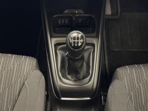 Toyota Rumion 1.5 SX manual - Image 11