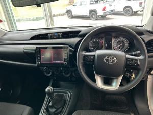 Toyota Hilux 2.4GD-6 single cab Raider manual - Image 6