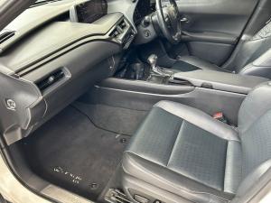 Lexus UX 200 EX - Image 7